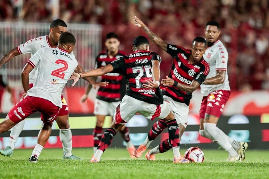 Bangu supera o Flamengo por 2 a 1 na 2ª rodada do Carioca
